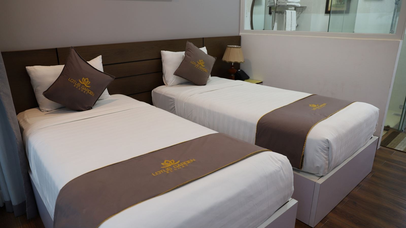 rooms-superior-with-balcony-child-without-extra-bed