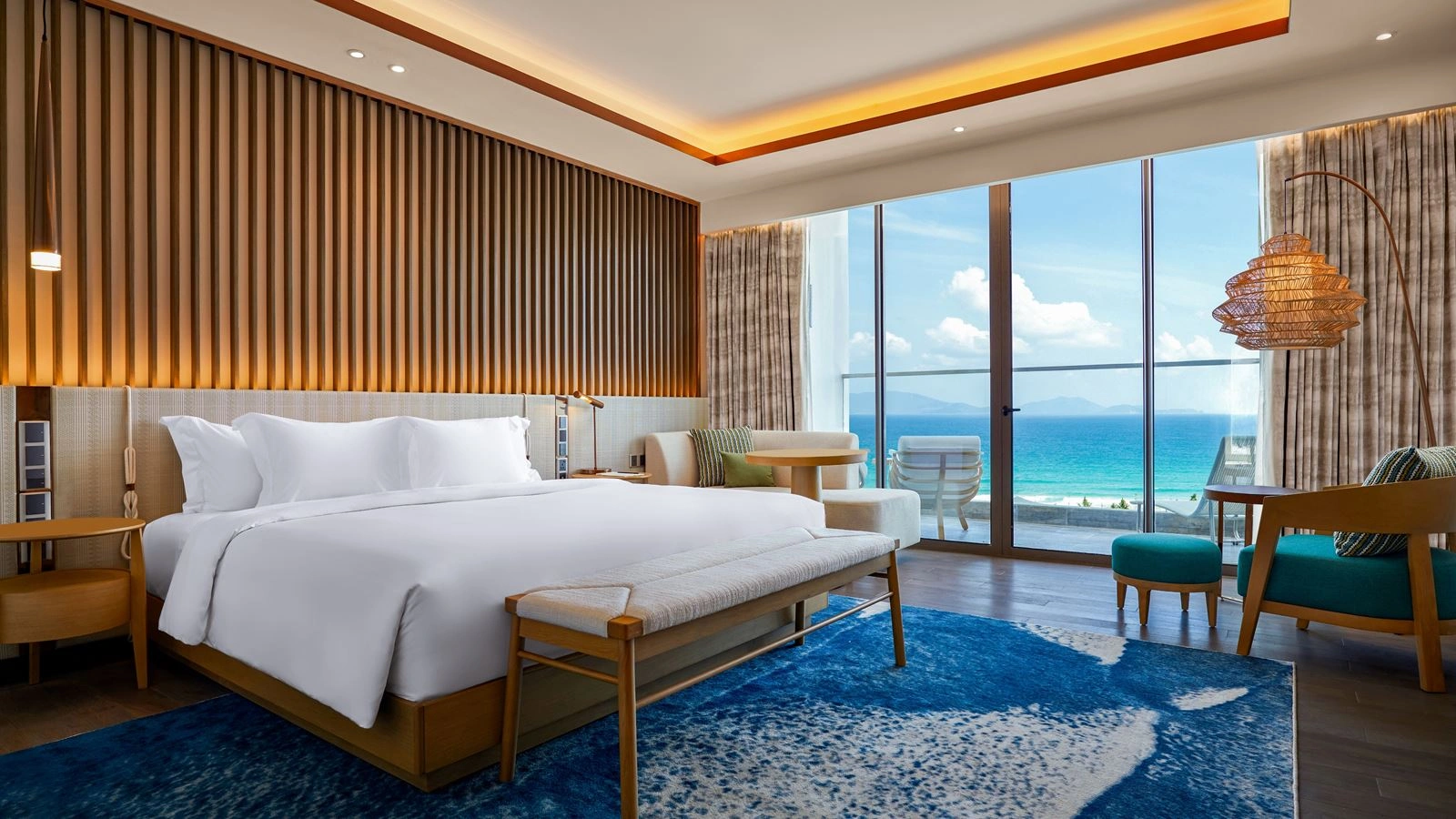 rooms-deluxe-ocean-view-room