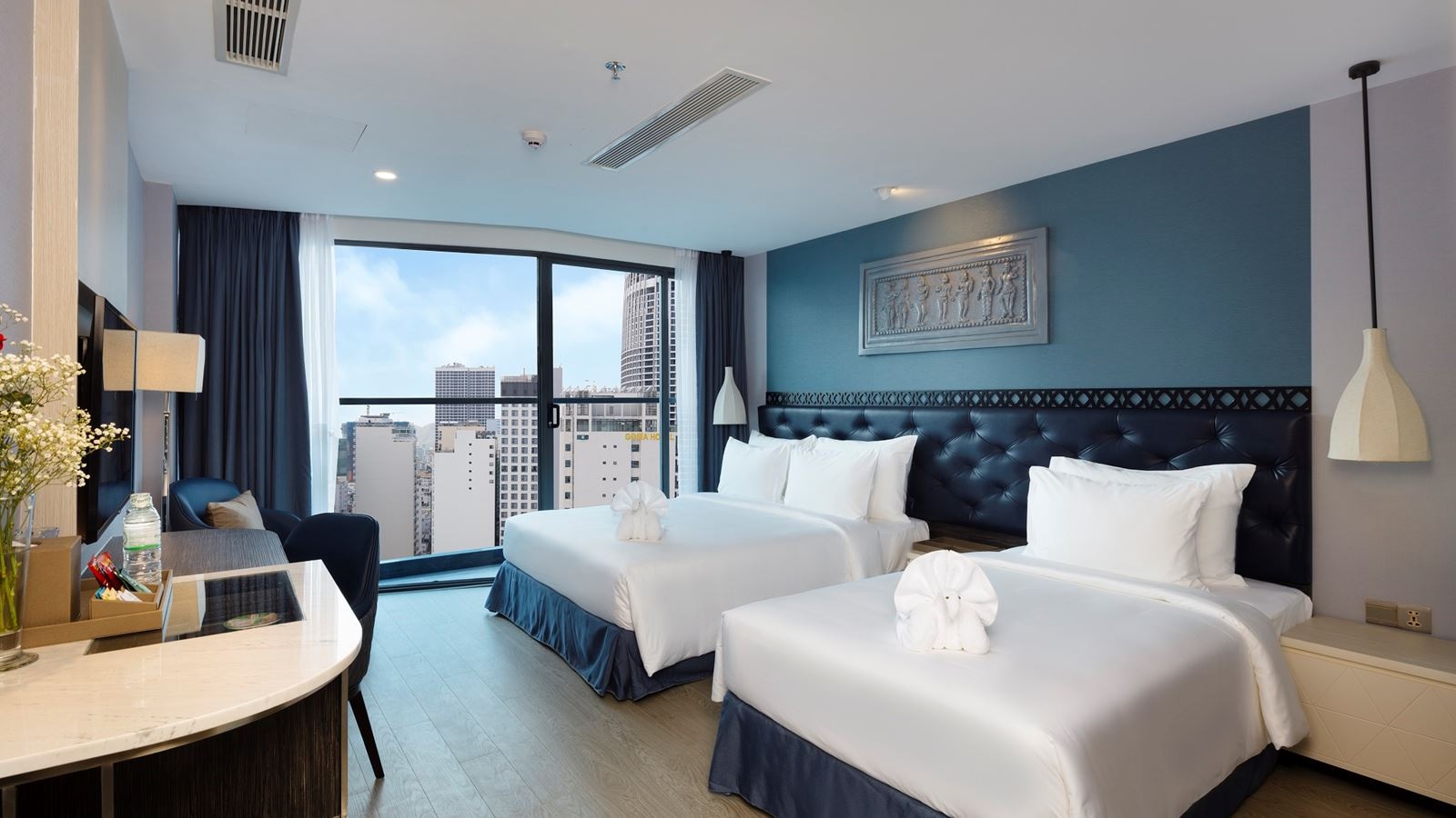 rooms-grand-triple-with-balcony-no-extra-bed