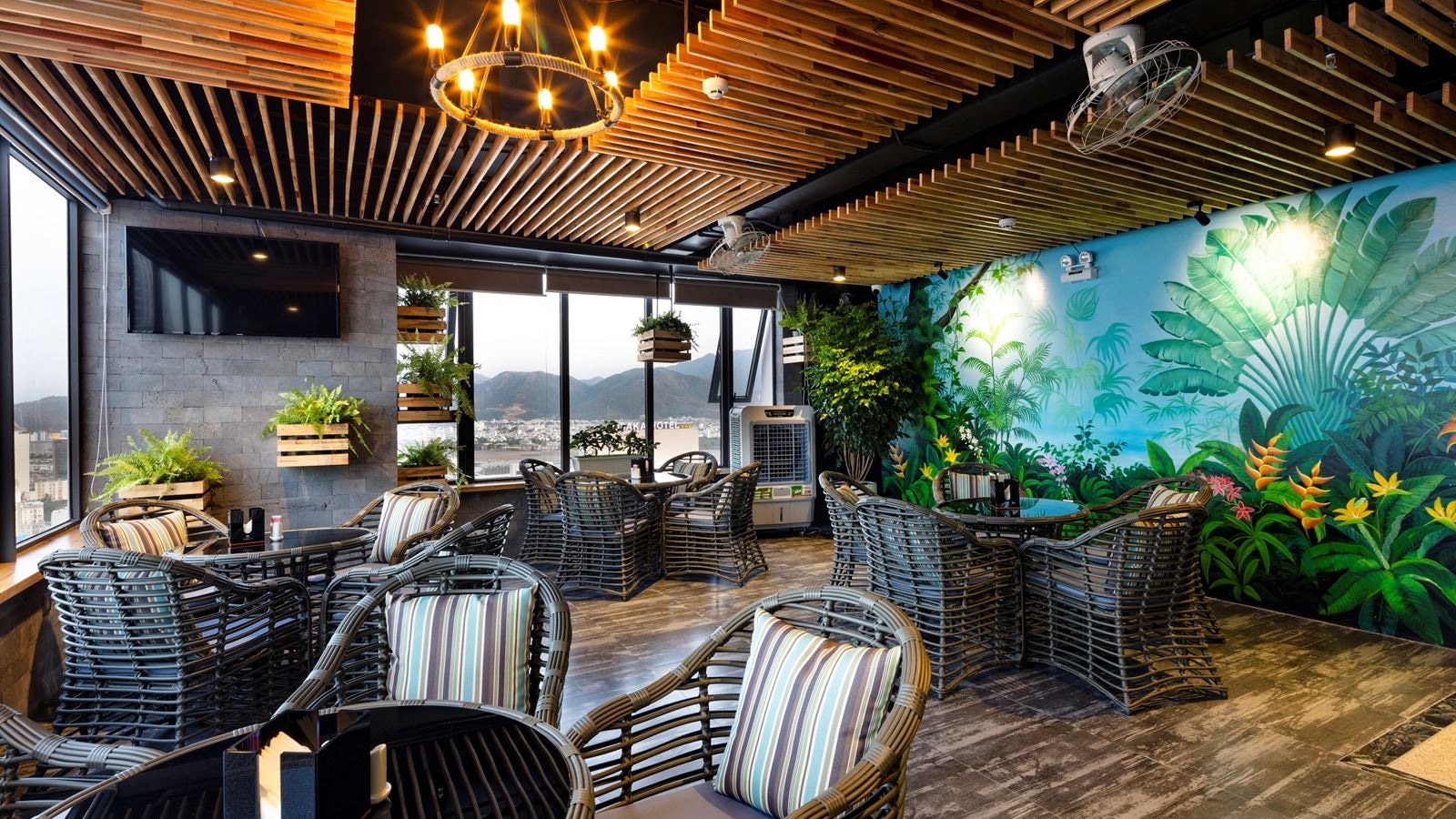 bars-infinity-pool-bar