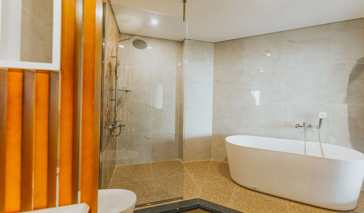 rooms-deluxe-lotus-view