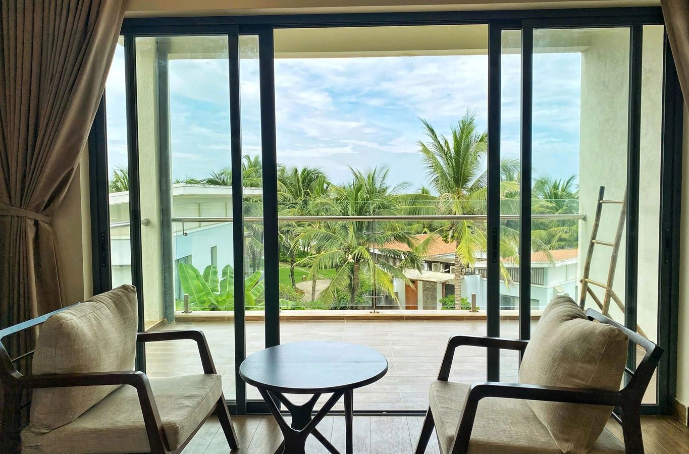 rooms-deluxe-lotus-view