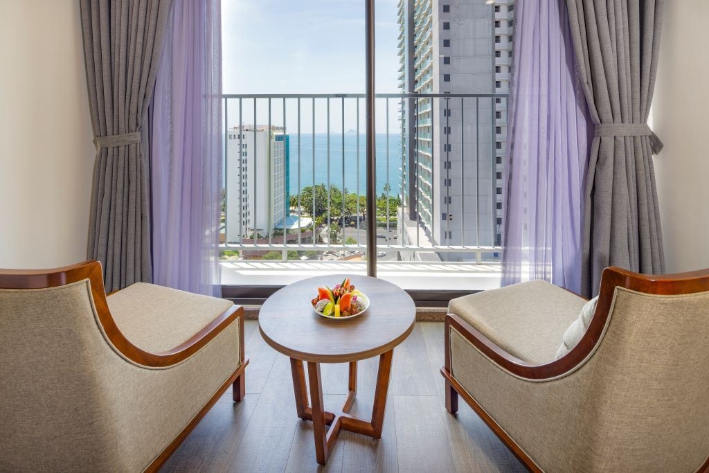 rooms-executive-sea-view-with-balcony