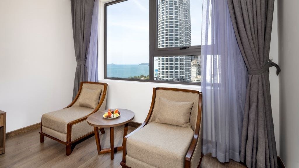 rooms-deluxe-partial-sea-view
