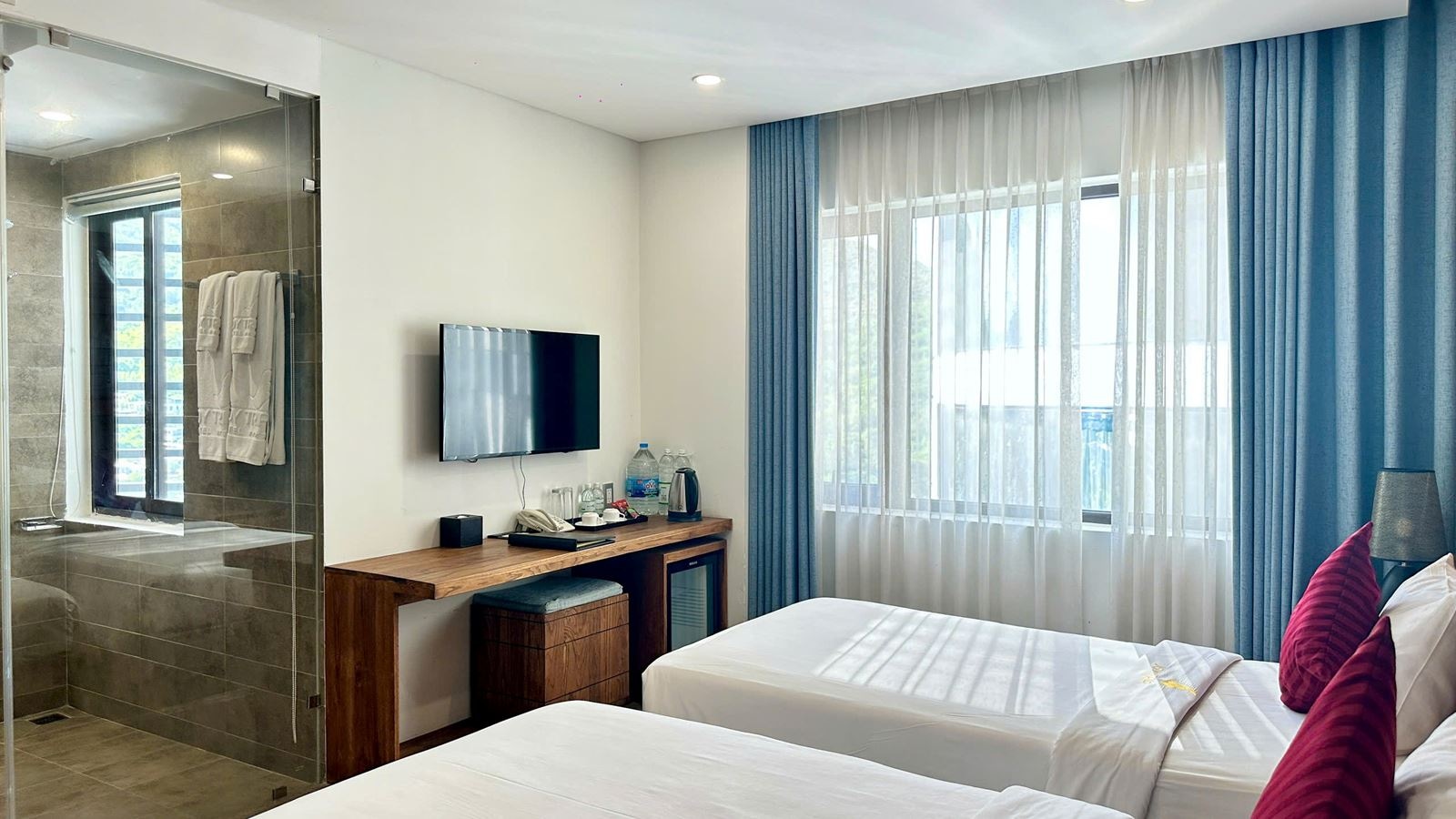 rooms-deluxe-city-view