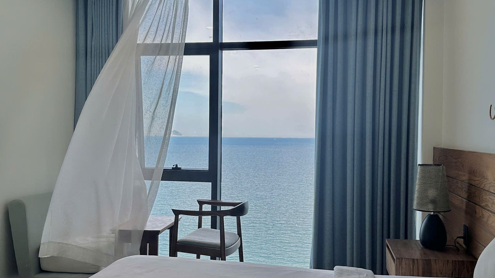 rooms-deluxe-sea-view