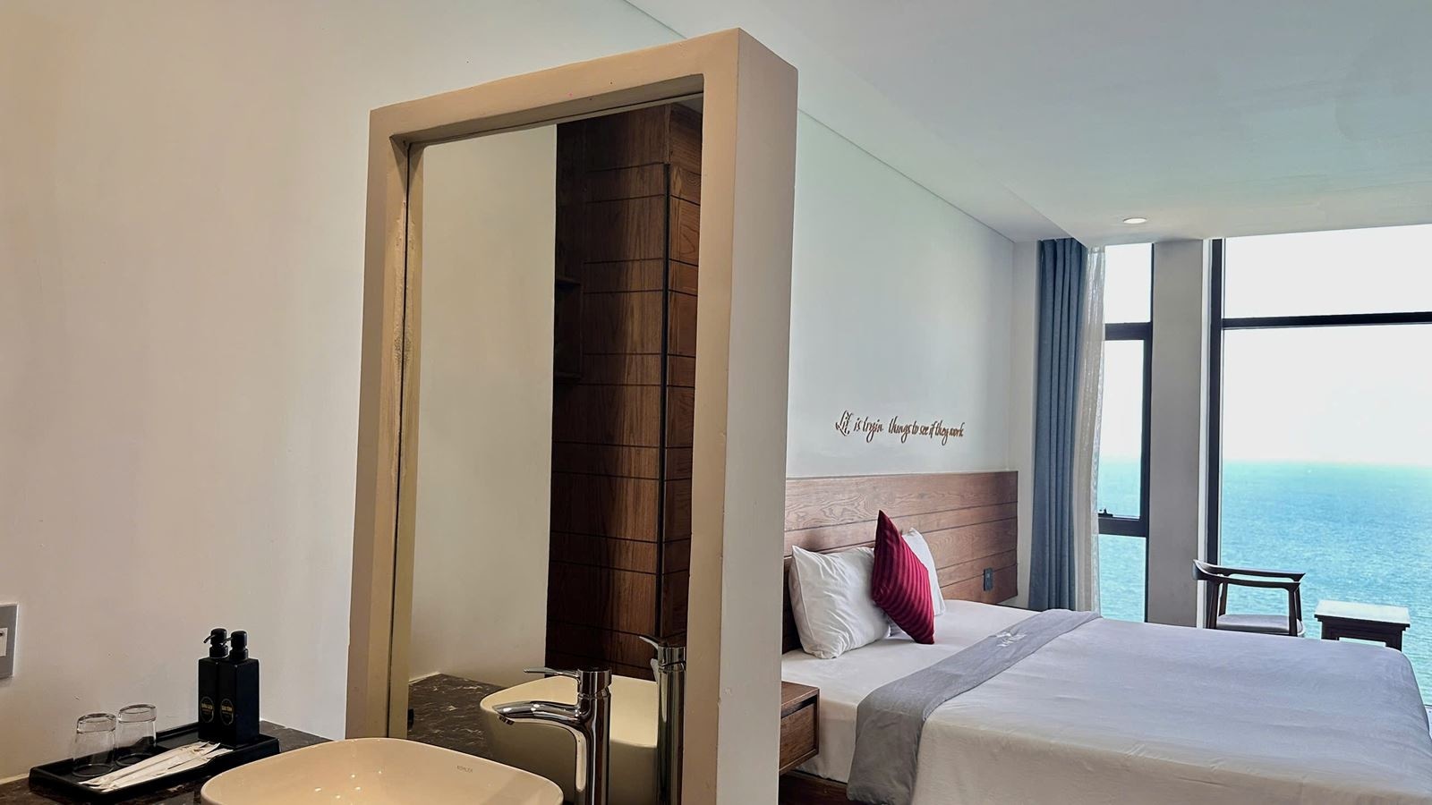 rooms-deluxe-sea-view-child-without-extra-bed