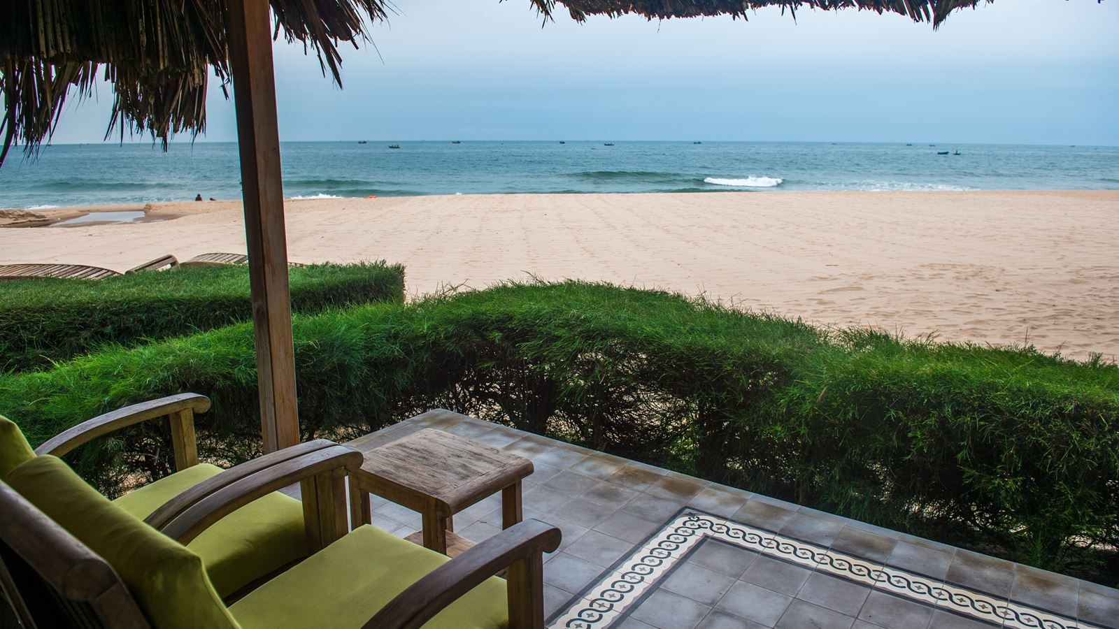 rooms-deluxe-beachfront-bungalow