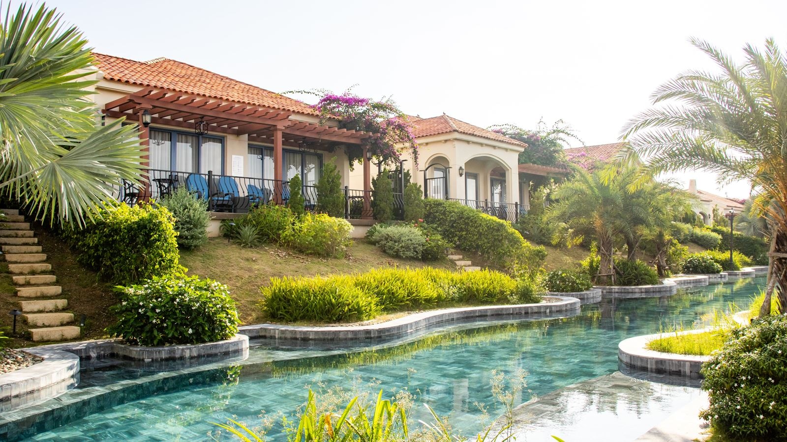 rooms-premier-pool-access-no-extra-bed