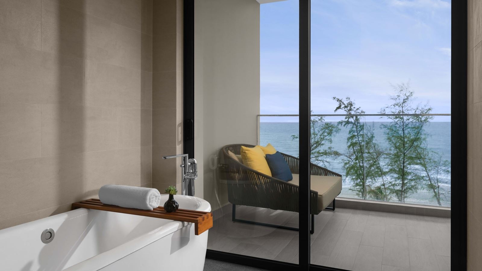 rooms-junior-suite-oceanfront-view