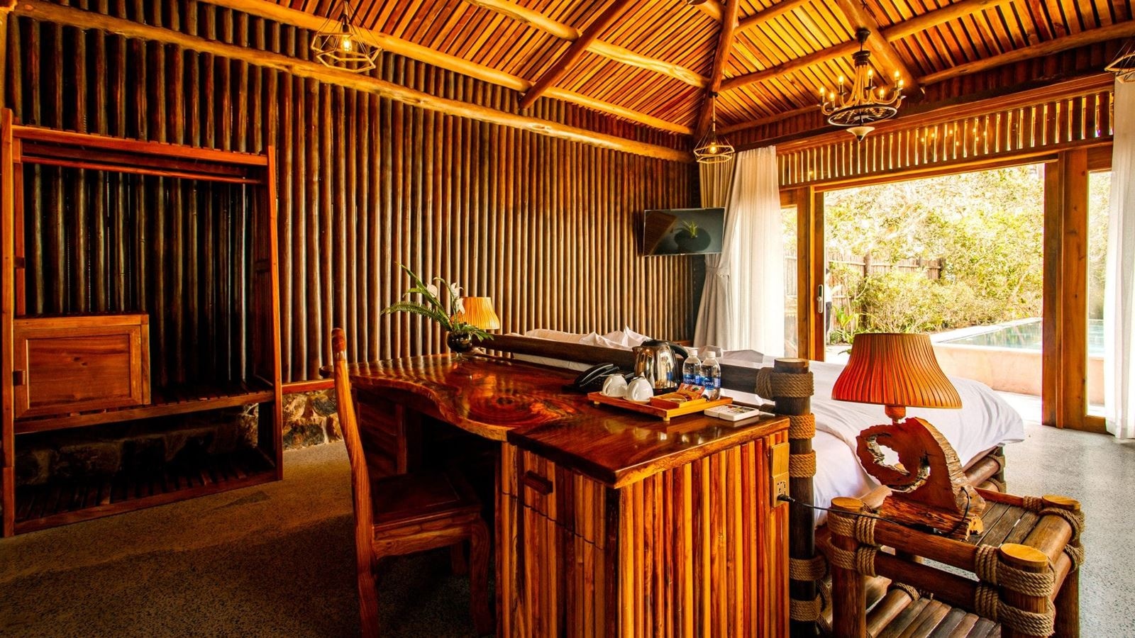 rooms-villa-ong-lang-bayfront-3bedroom