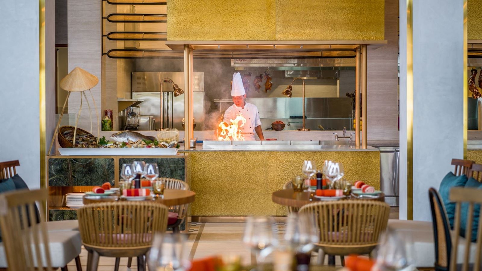 restaurants-lua--grill--bar