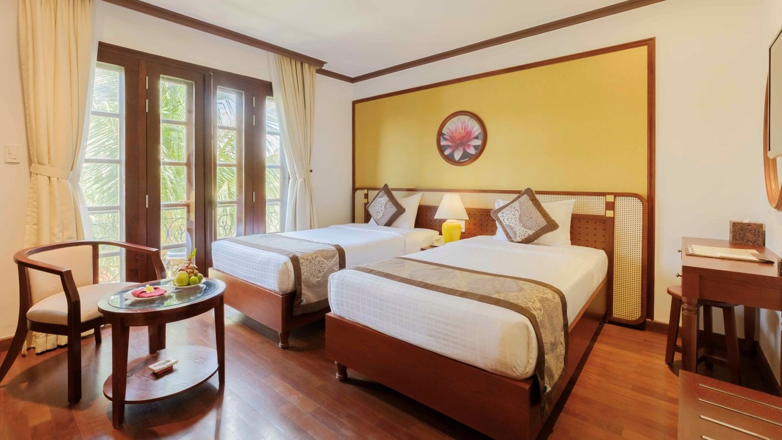 rooms-deluxe-cozy-balcony-child-without-extra-bed