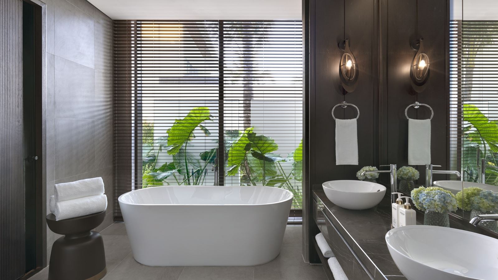 rooms-lagoon-villa-two-bedroom-with-pool