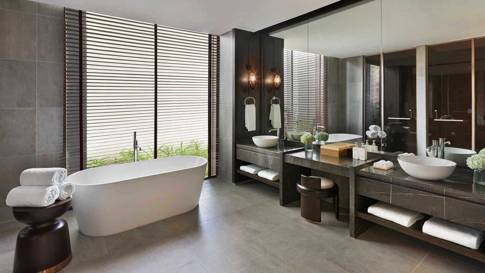 rooms-lagoon-villa-three-bedroom-with-pool