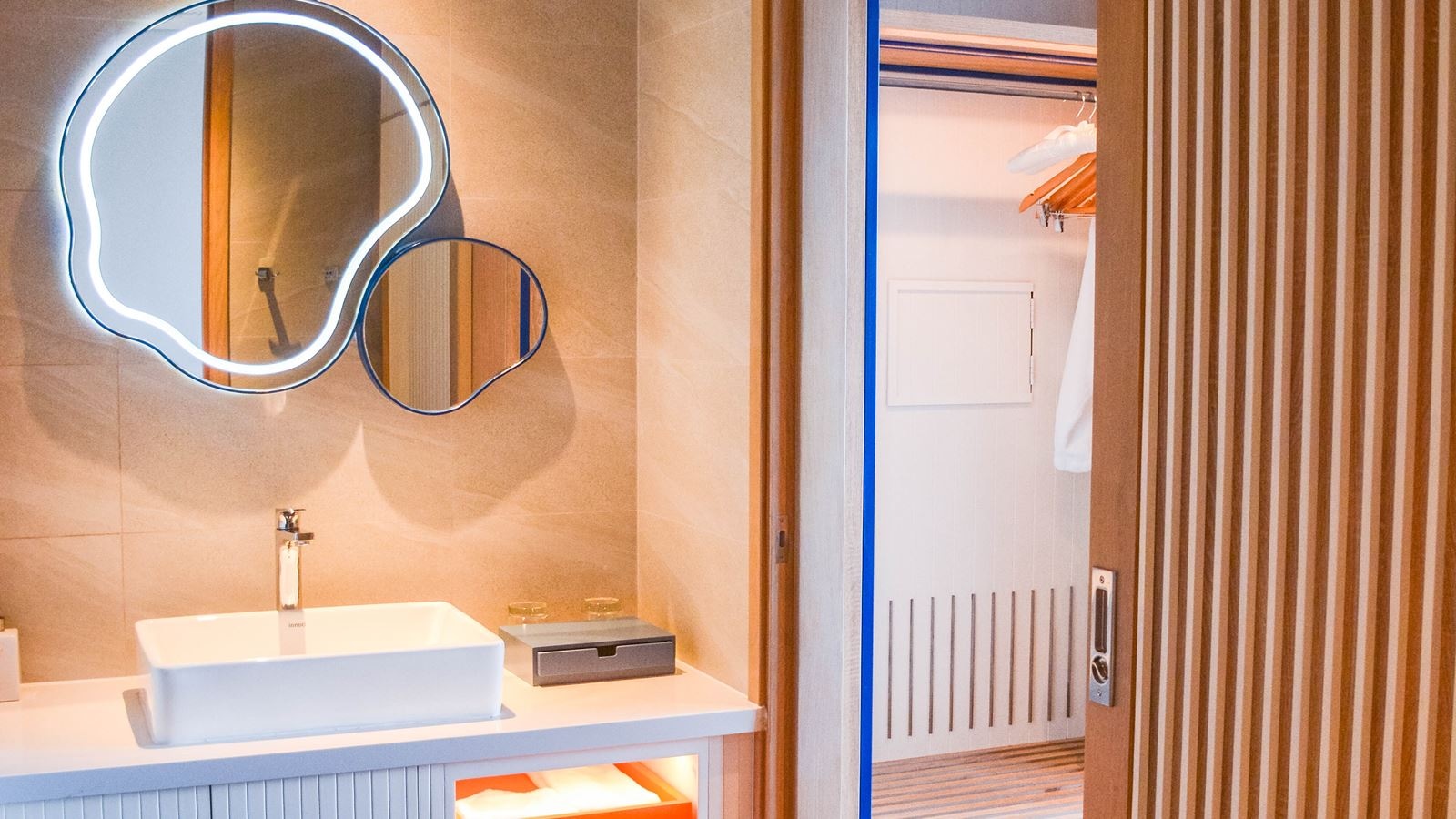 rooms-premier-garden-view