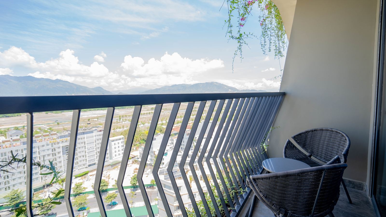 rooms-signature-tropical-with-balcony-no-extra-bed