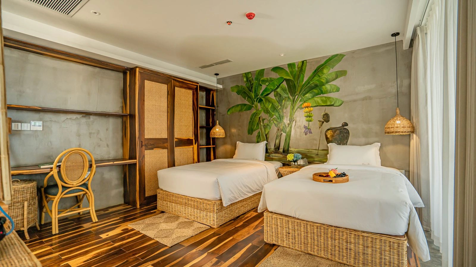 rooms-banana-sunset-with-balcony