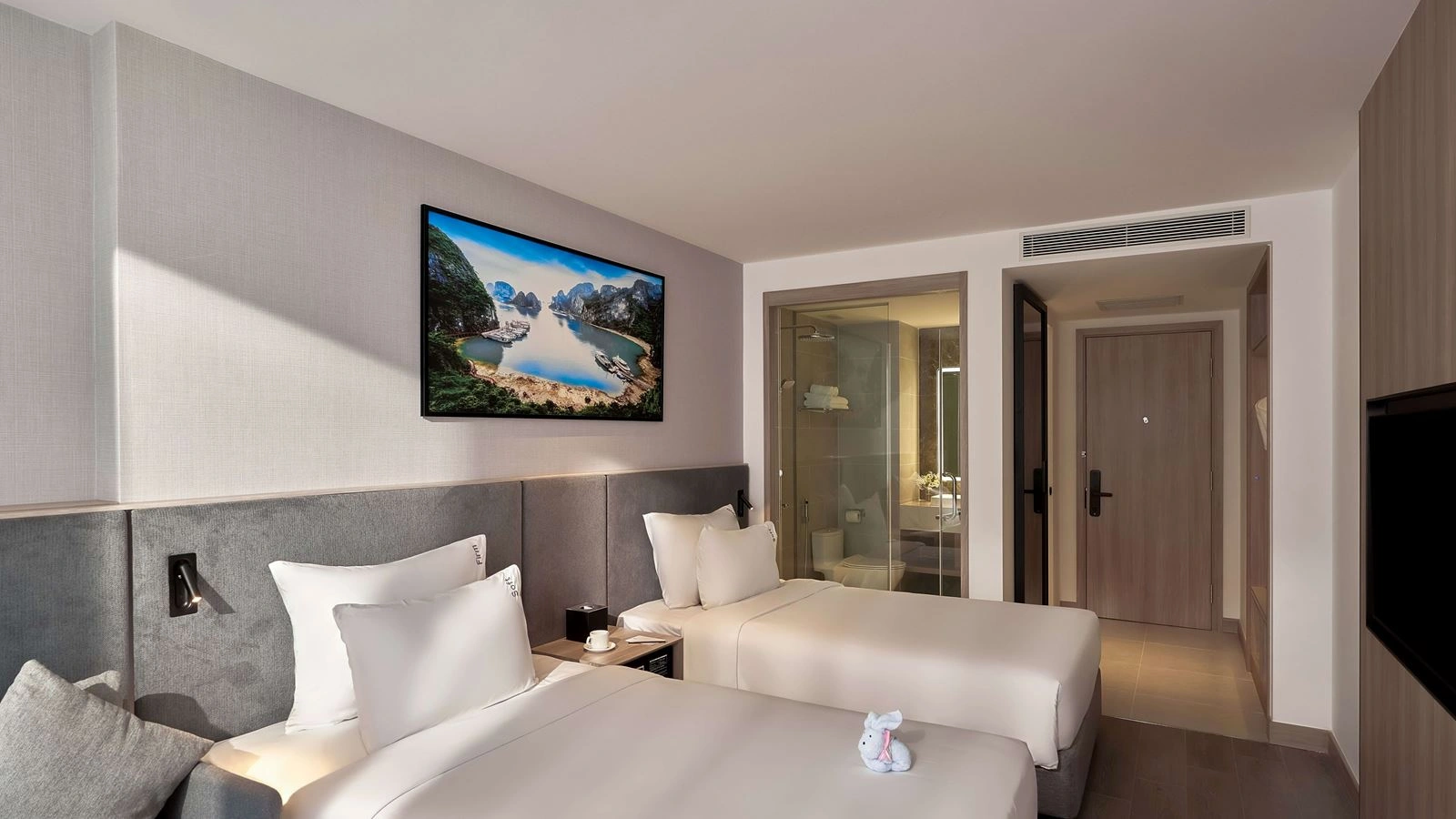 rooms-deluxe-city-view-with-balcony-no-extra-bed