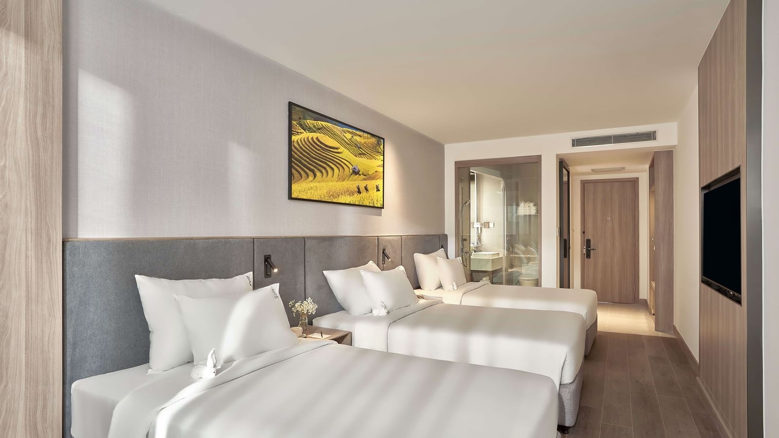 rooms-triple-city-view