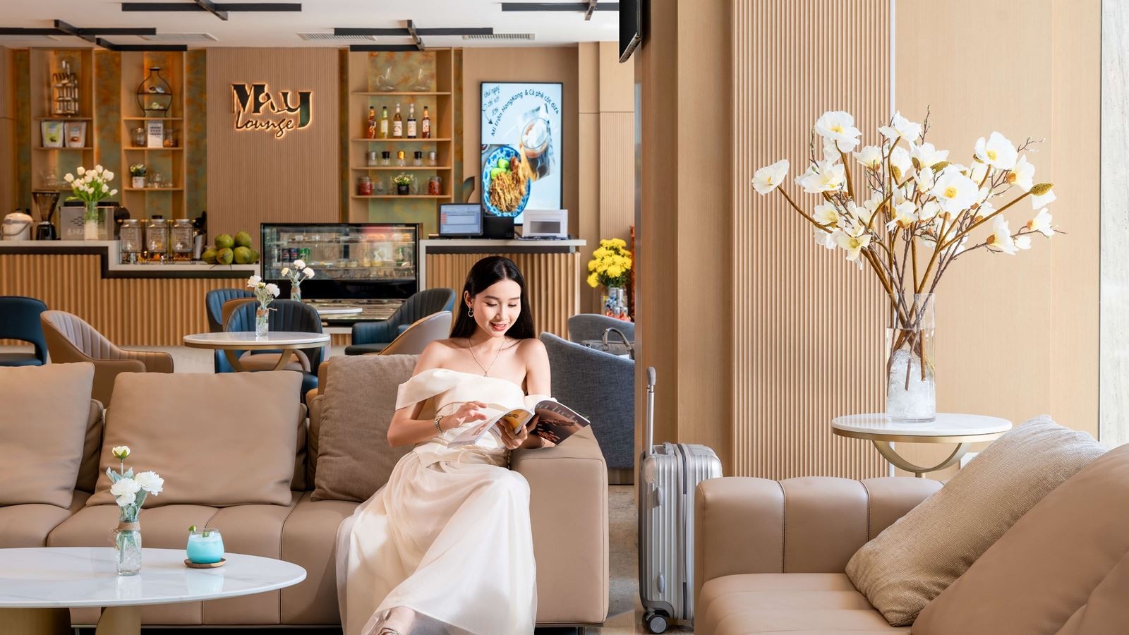 restaurants-may-lounge