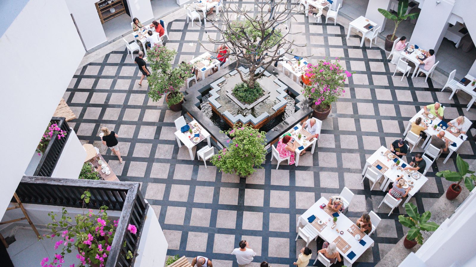 restaurants-hoa-su-restaurant