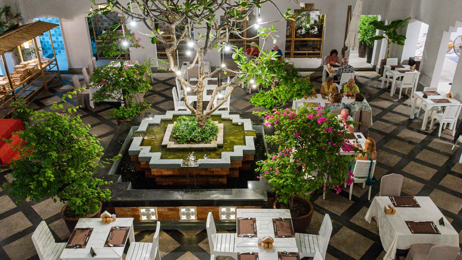 restaurants-hoa-su-restaurant