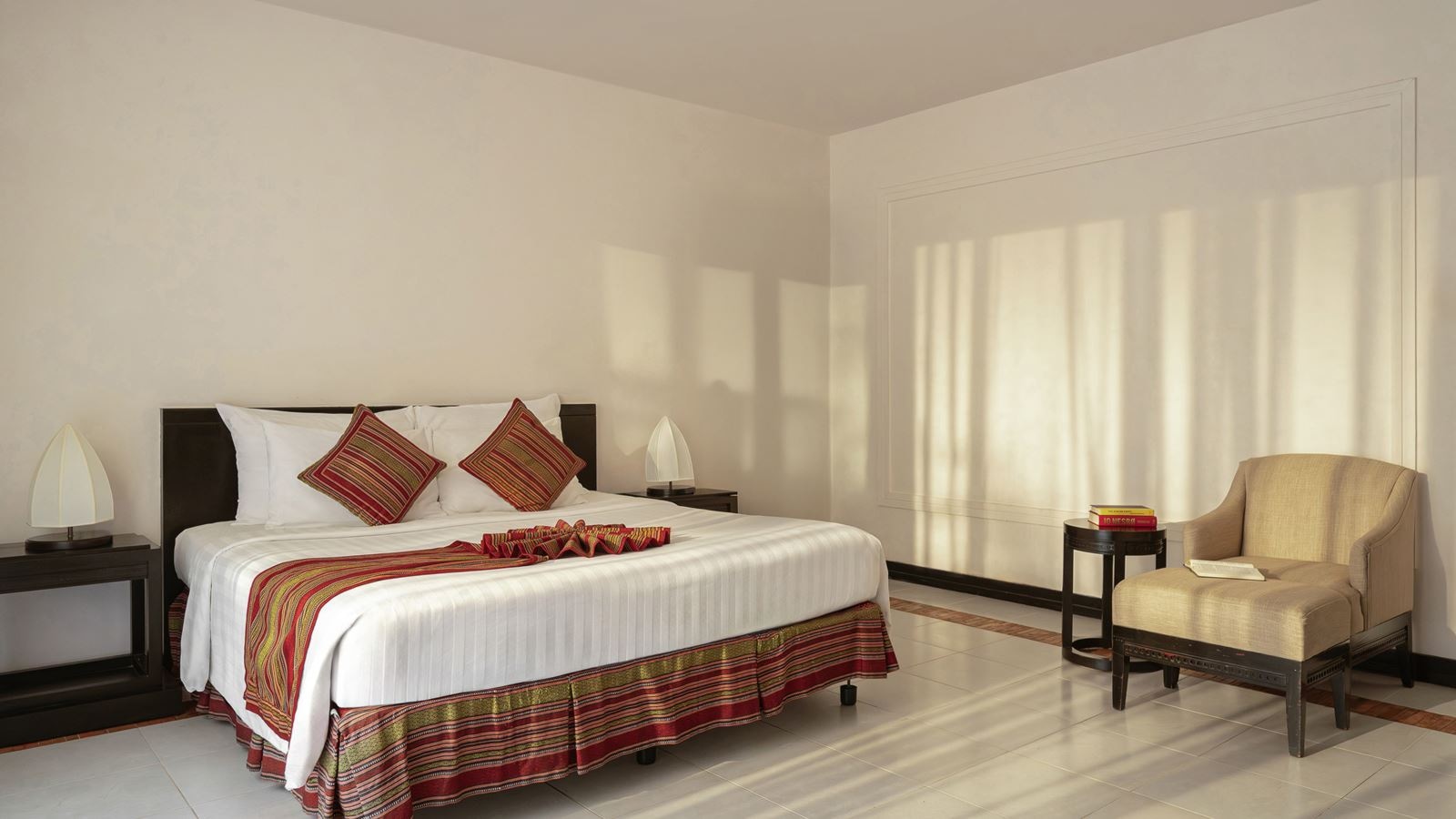 rooms-superior-garden-view-balcony