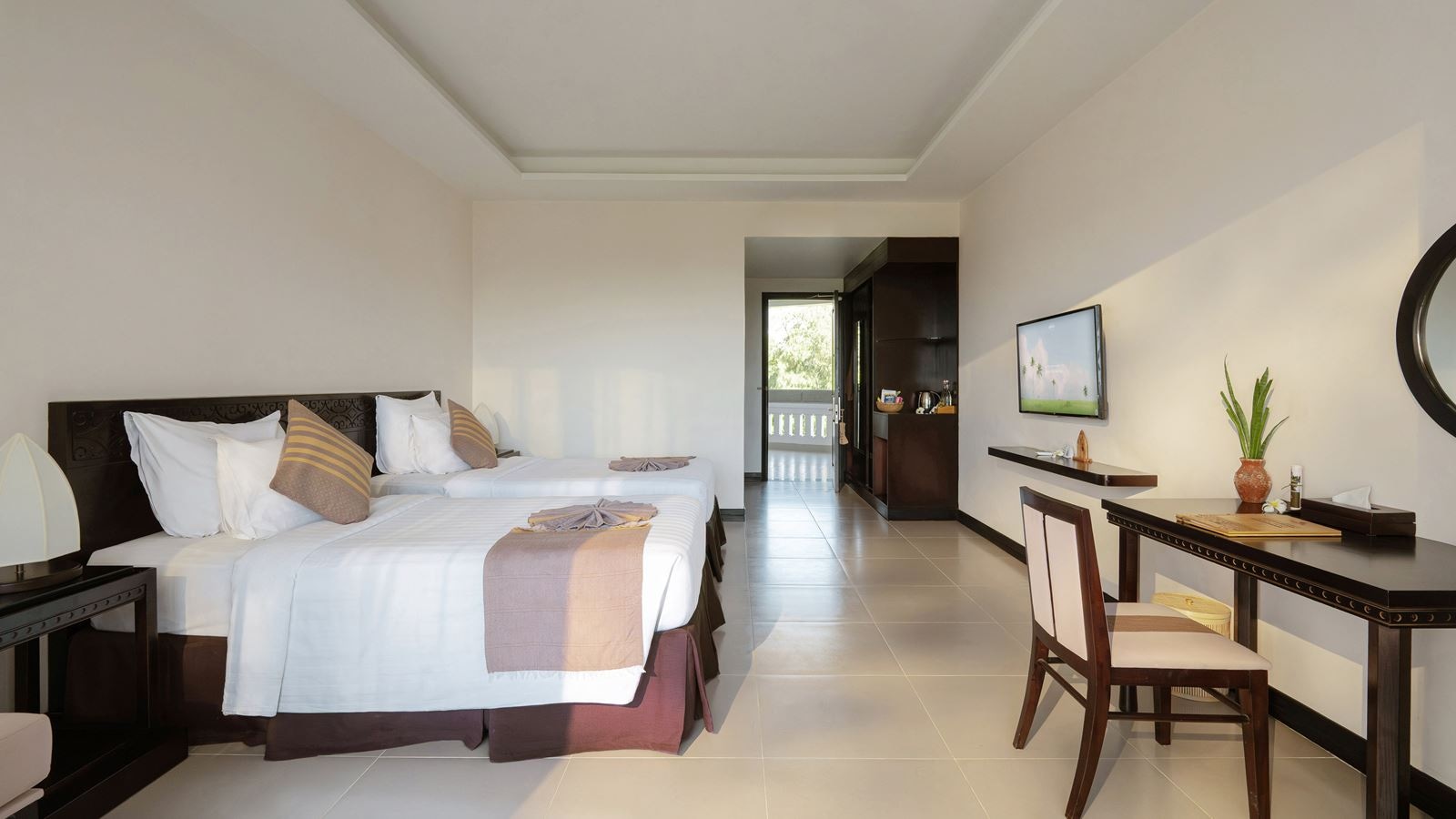 rooms-deluxe-garden-view-balcony