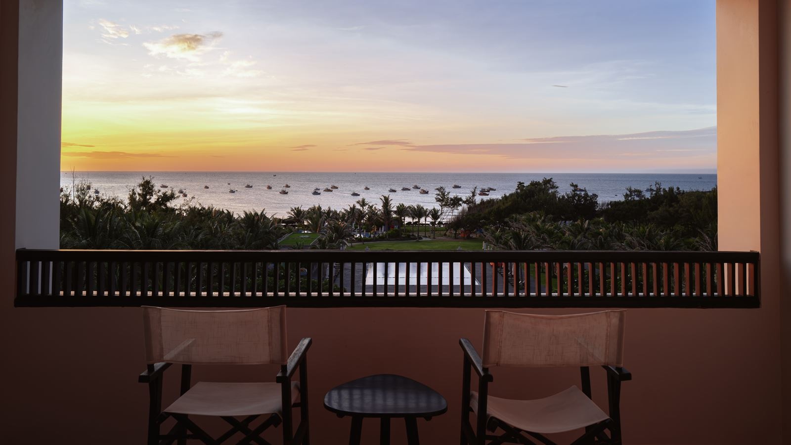 rooms-ocean-panorama-balcony
