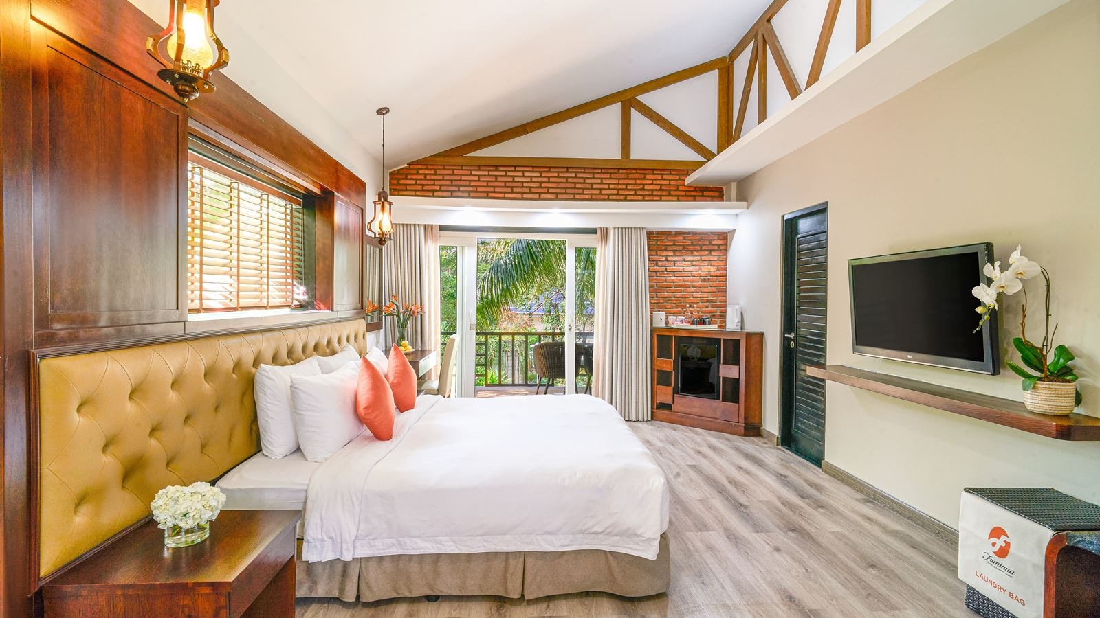 rooms-deluxe-garden-view-balcony-or-terrace