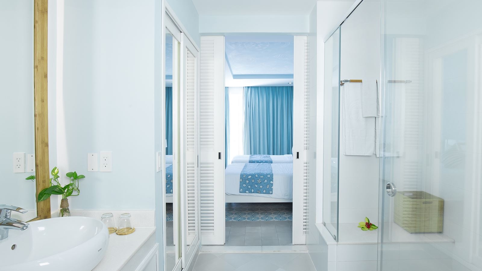 rooms-azul-pool-view