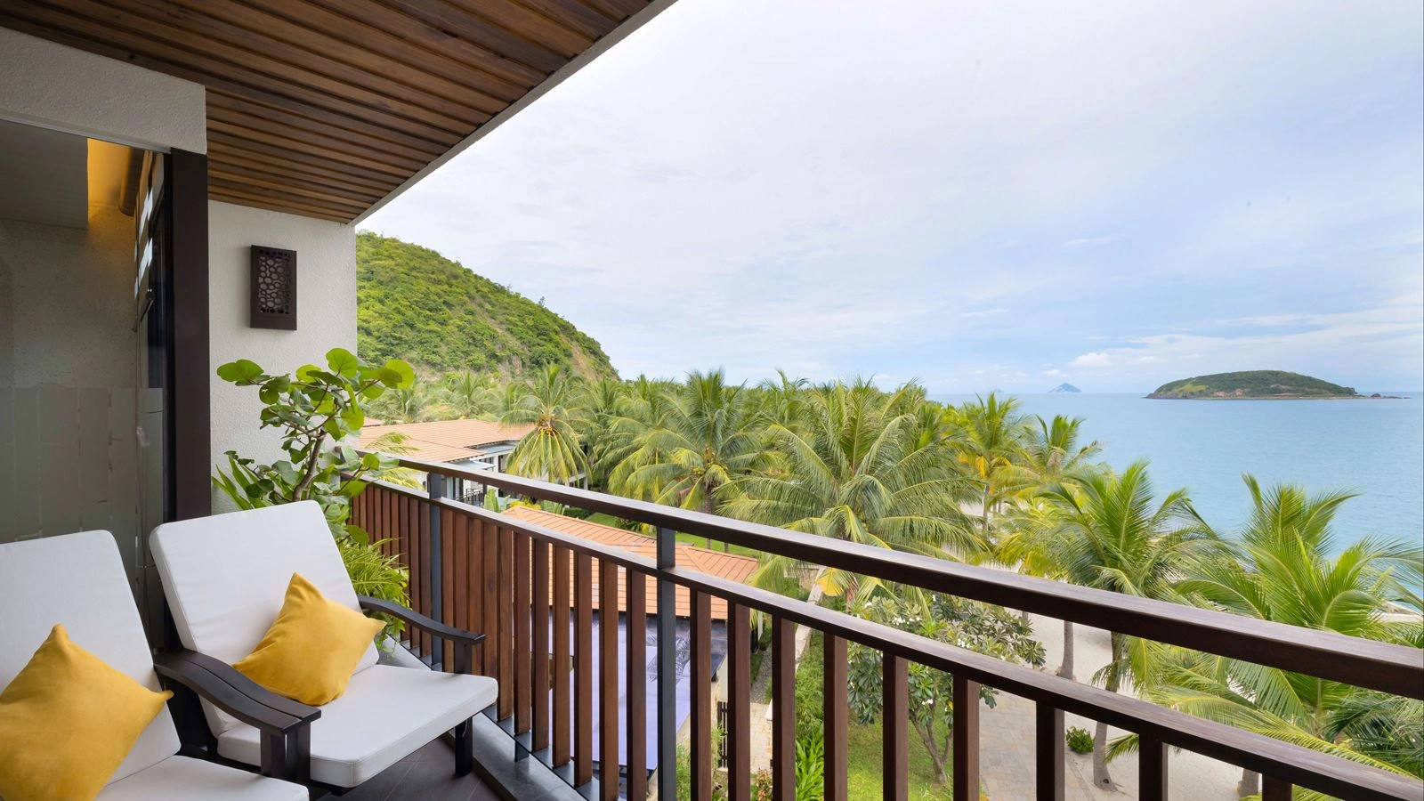 rooms-deluxe-ocean-view-with-children-themed-room