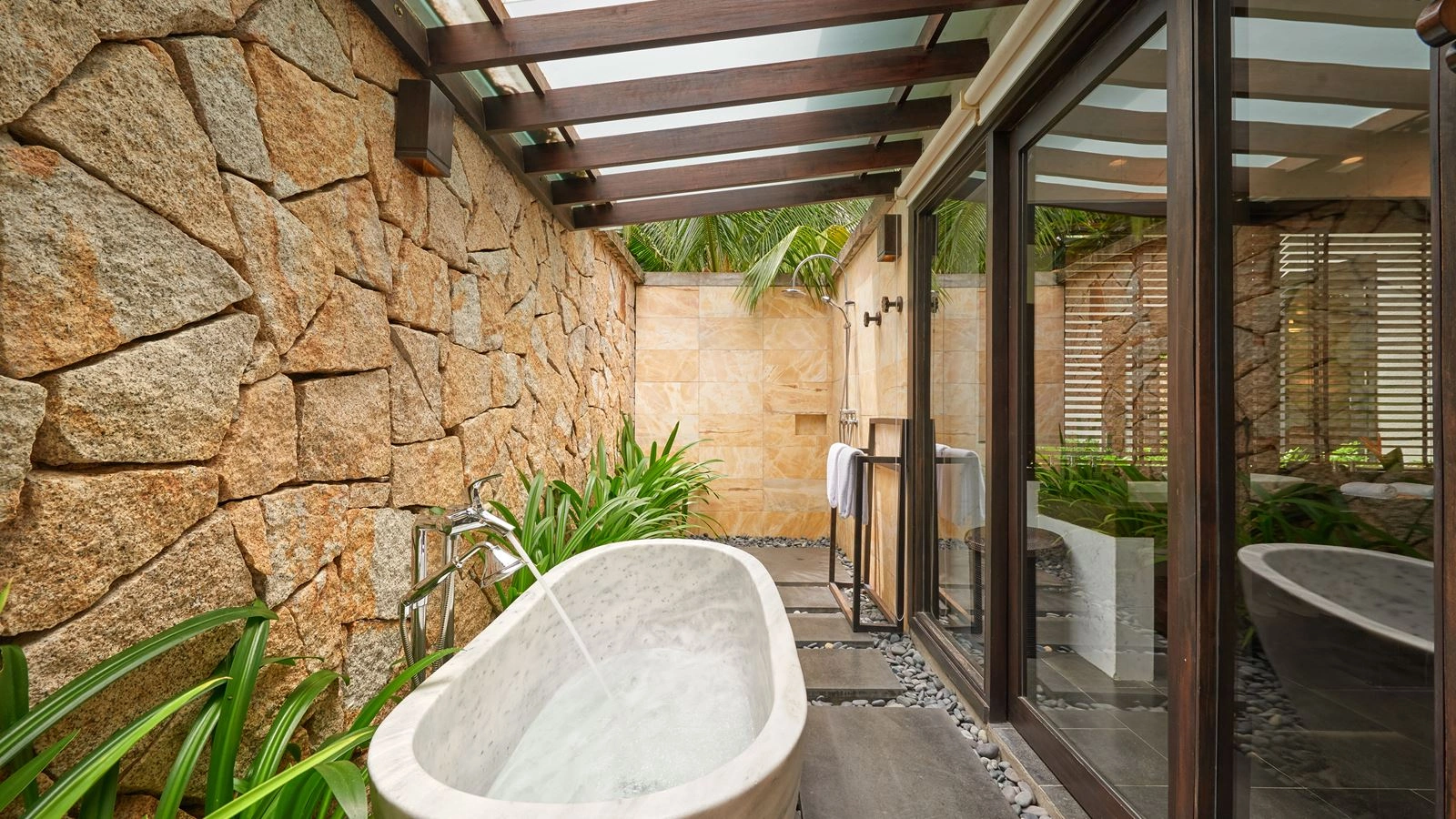 rooms-pool-villa-3-bedroom-oceanview