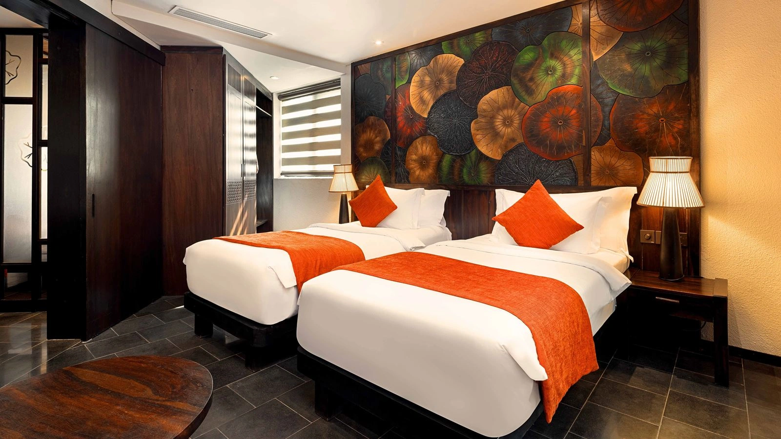 rooms-family-room-2bedroom-garden-view