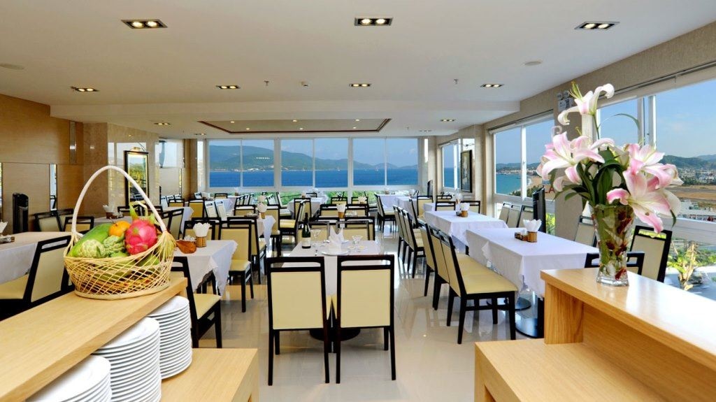 restaurants-restaurant