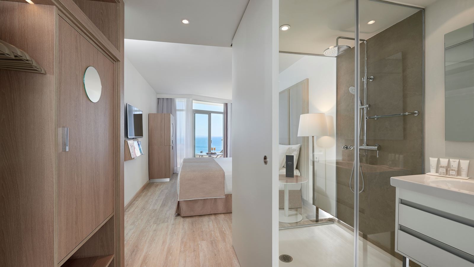 rooms-double-the-level-premium-sea-view-balcony-or-terrace
