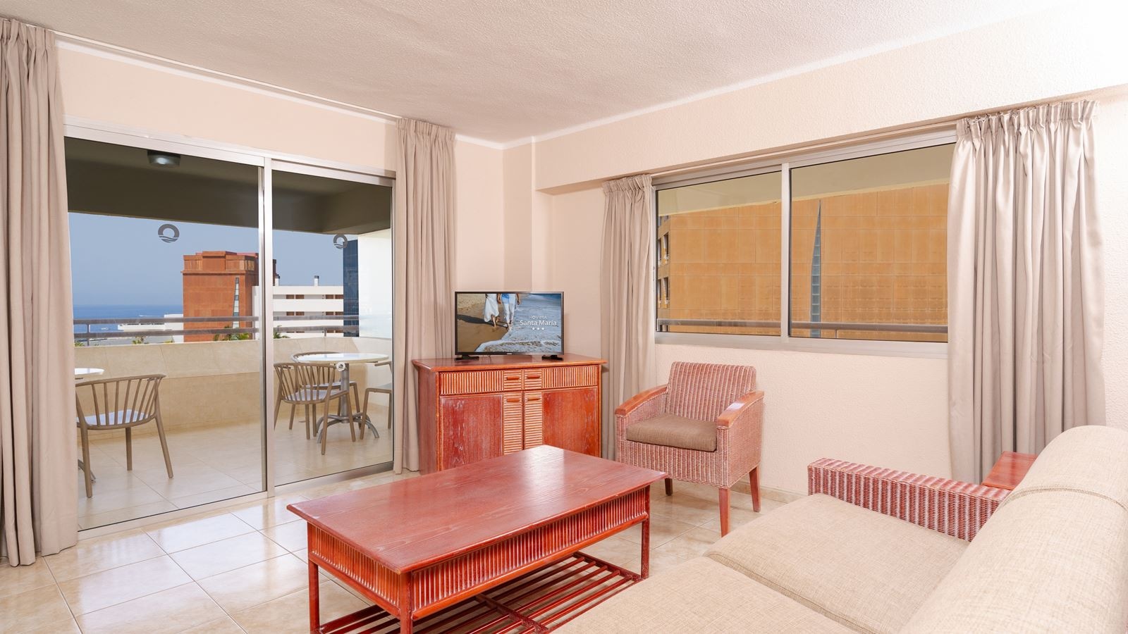 rooms-apartment-2-bedroom-superior