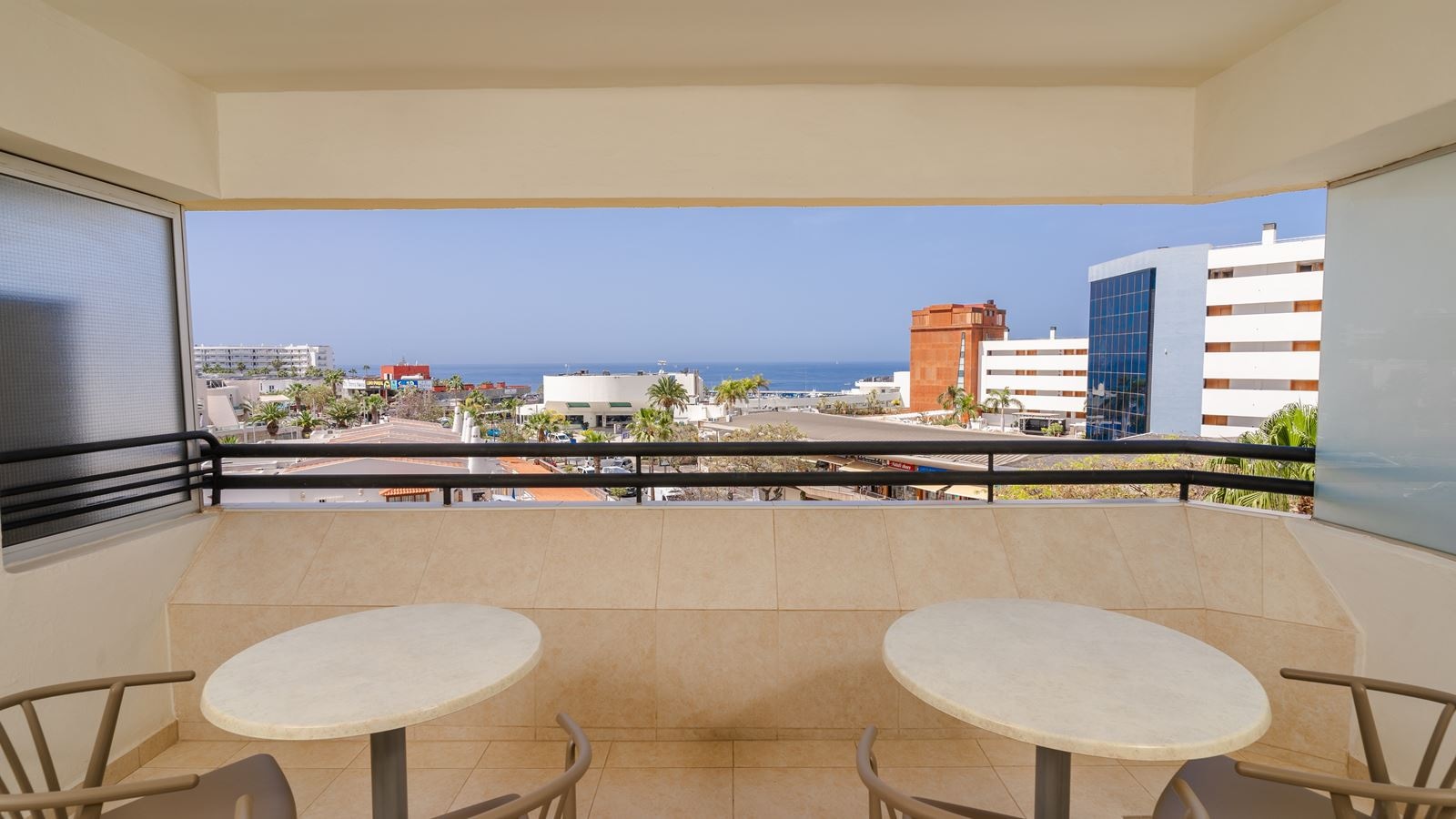 rooms-apartment-2-bedroom-superior