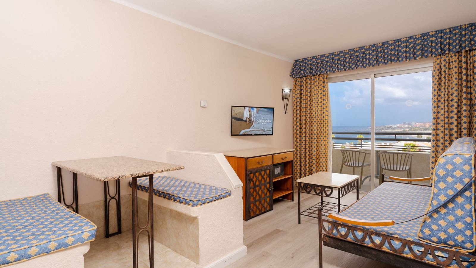rooms-studio-superior