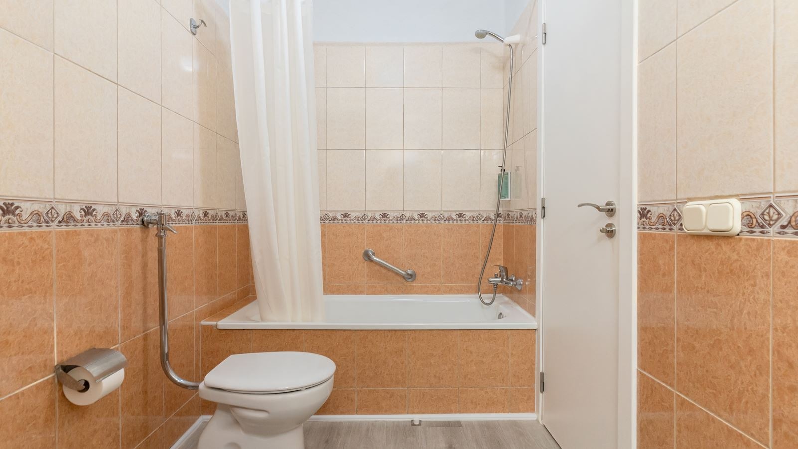 rooms-studio-superior
