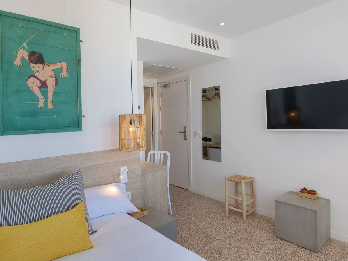 rooms-room-double-balcony-or-terrace