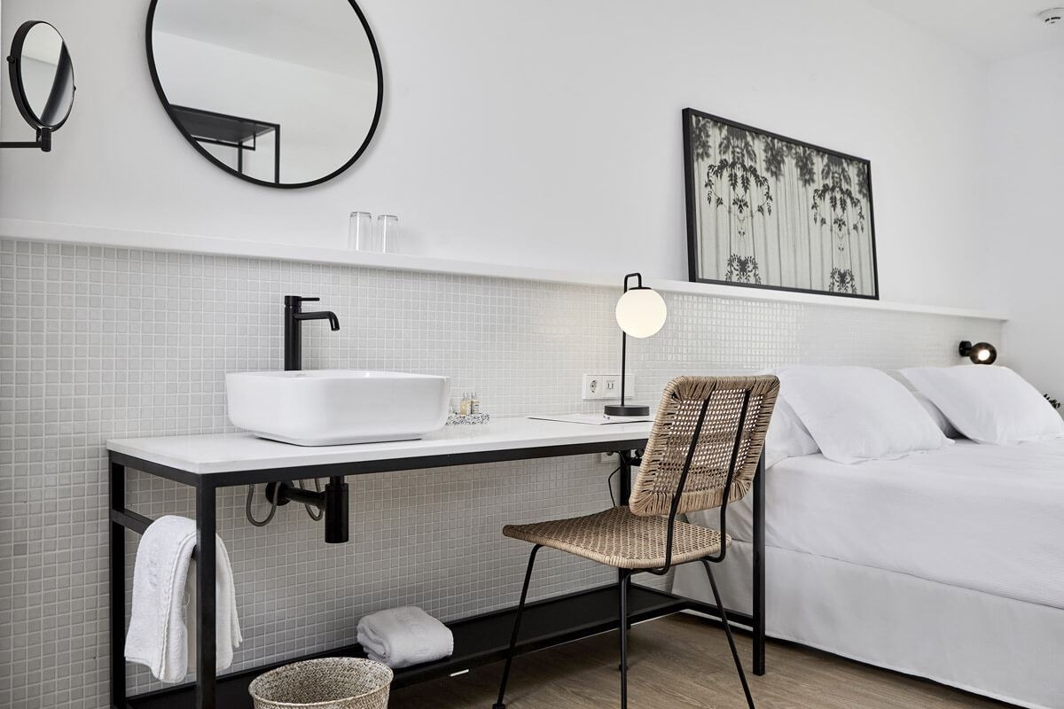 rooms-room-double-balcony-or-terrace