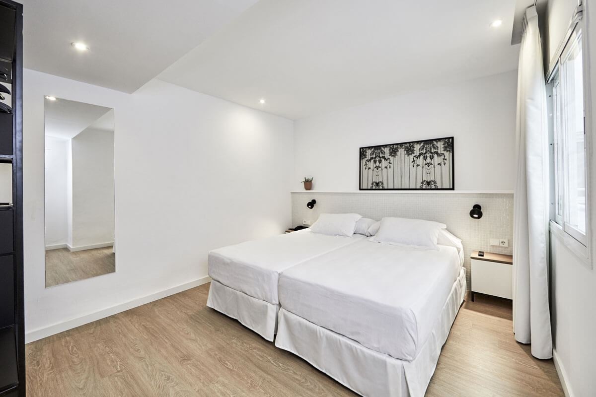 rooms-room-family-balcony-or-terrace