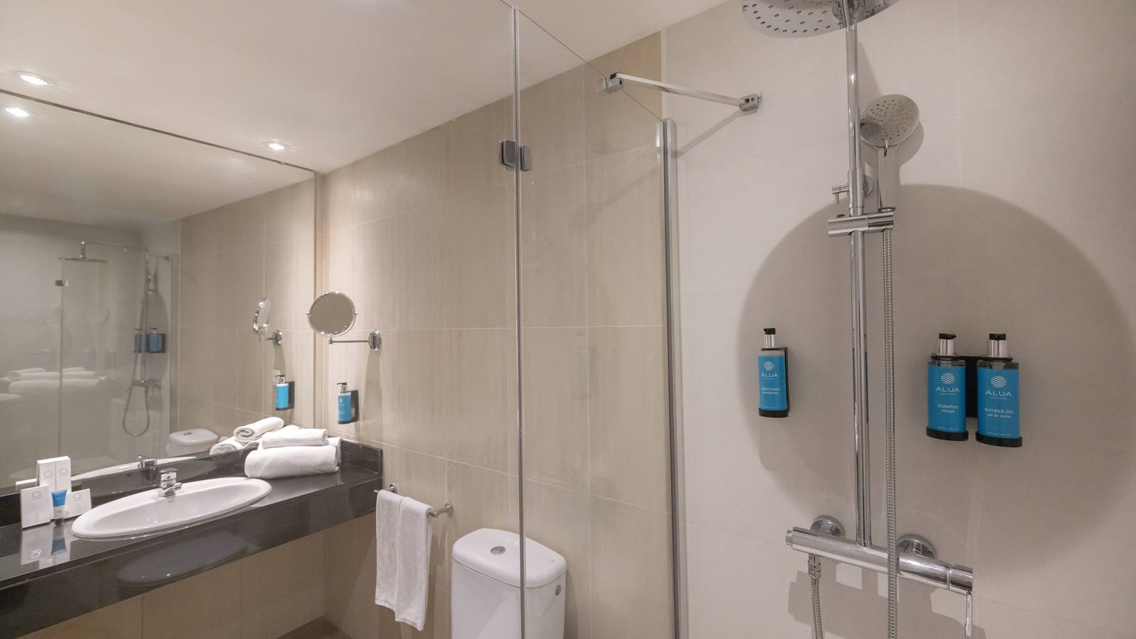 rooms-junior-suite-sea-view-balcony