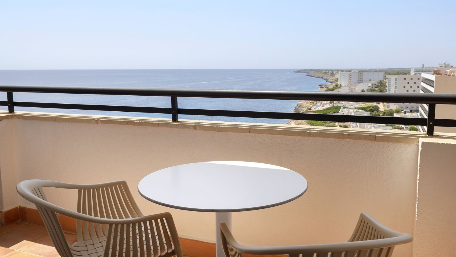 rooms-junior-suite-sea-view-balcony