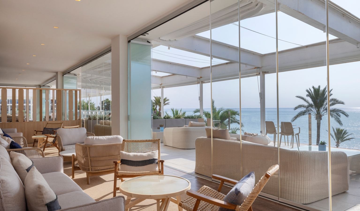 bars-my-favorite-club-lounge