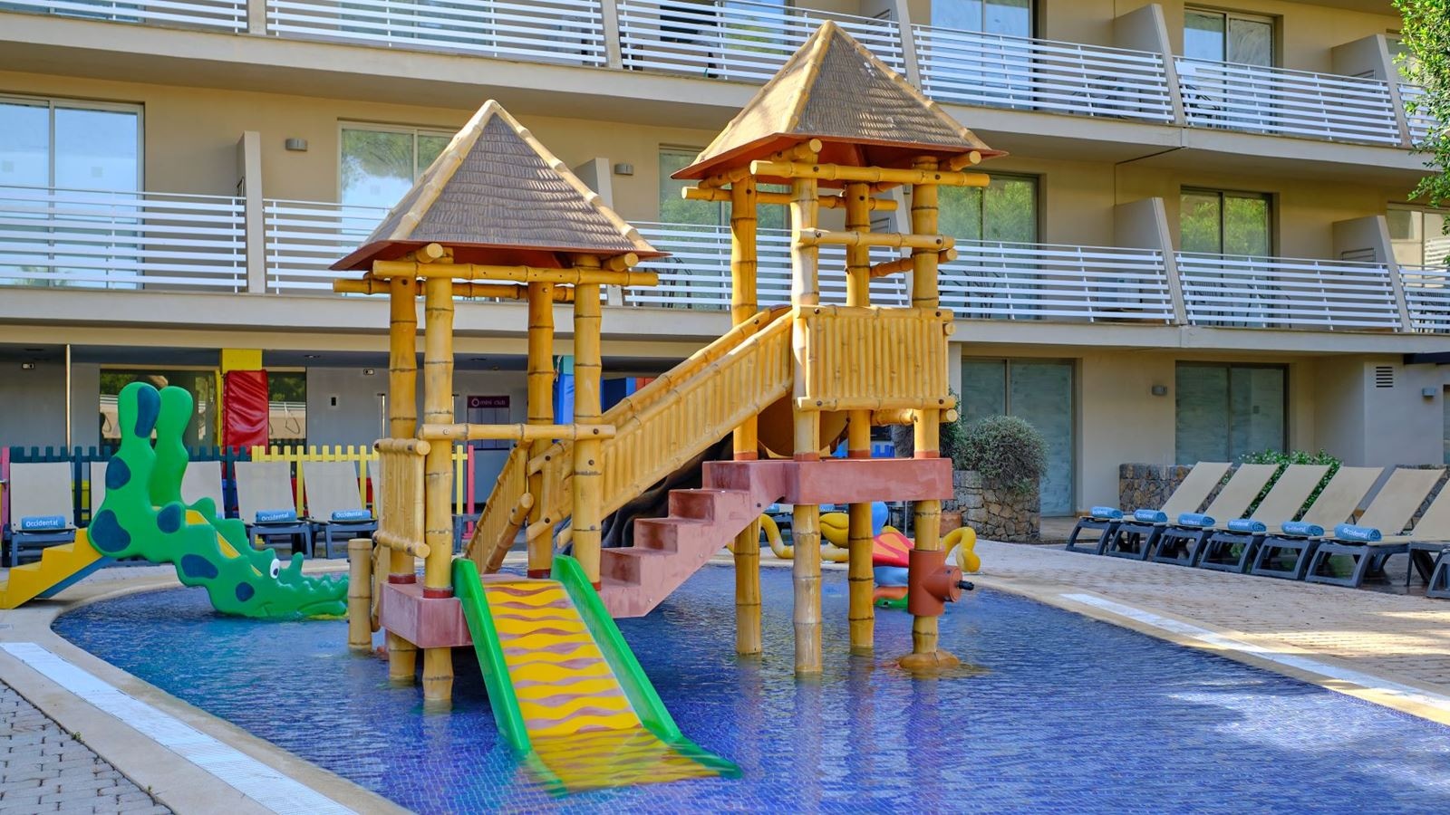 pools-outdoor-childrens-pool