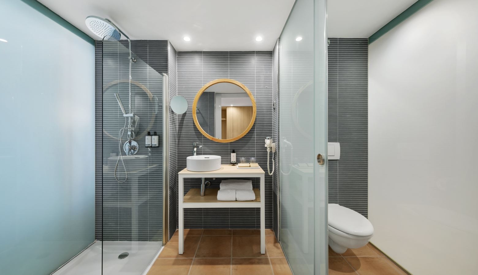 rooms-room-family-balcony