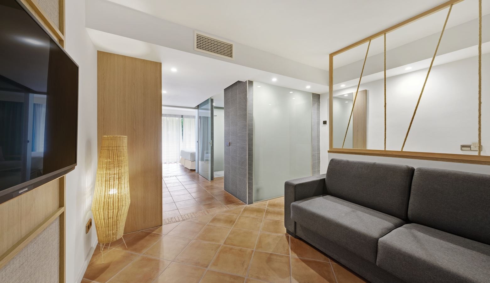 rooms-room-family-balcony